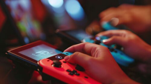 Pourquoi la Nintendo Switch règne-t-elle en maître sur les ventes au Japon cet été ?